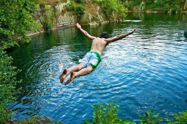 Cliff-Jumping-in-Leicestershire-England